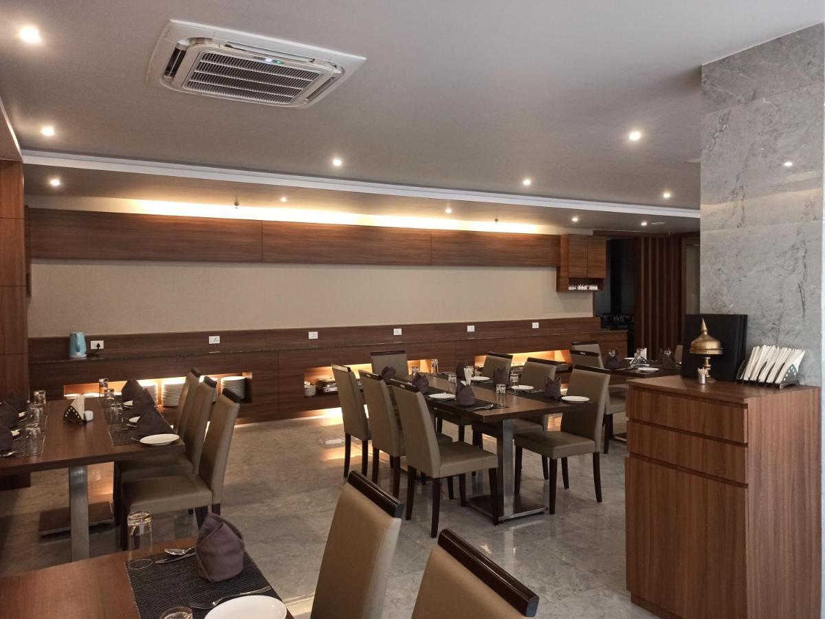 Hotel Tree Fern Dibrugarh Eksteriør billede