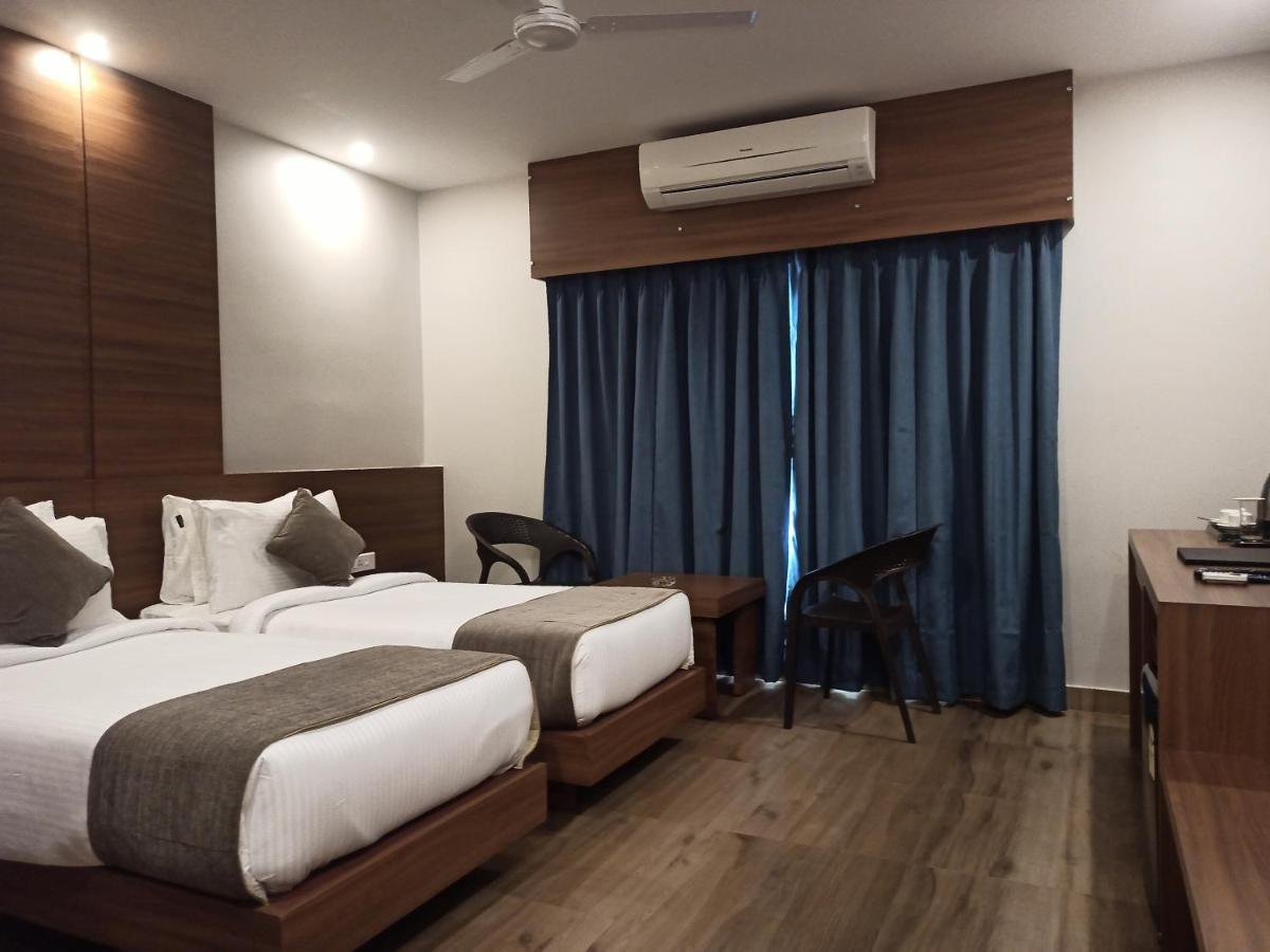 Hotel Tree Fern Dibrugarh Eksteriør billede