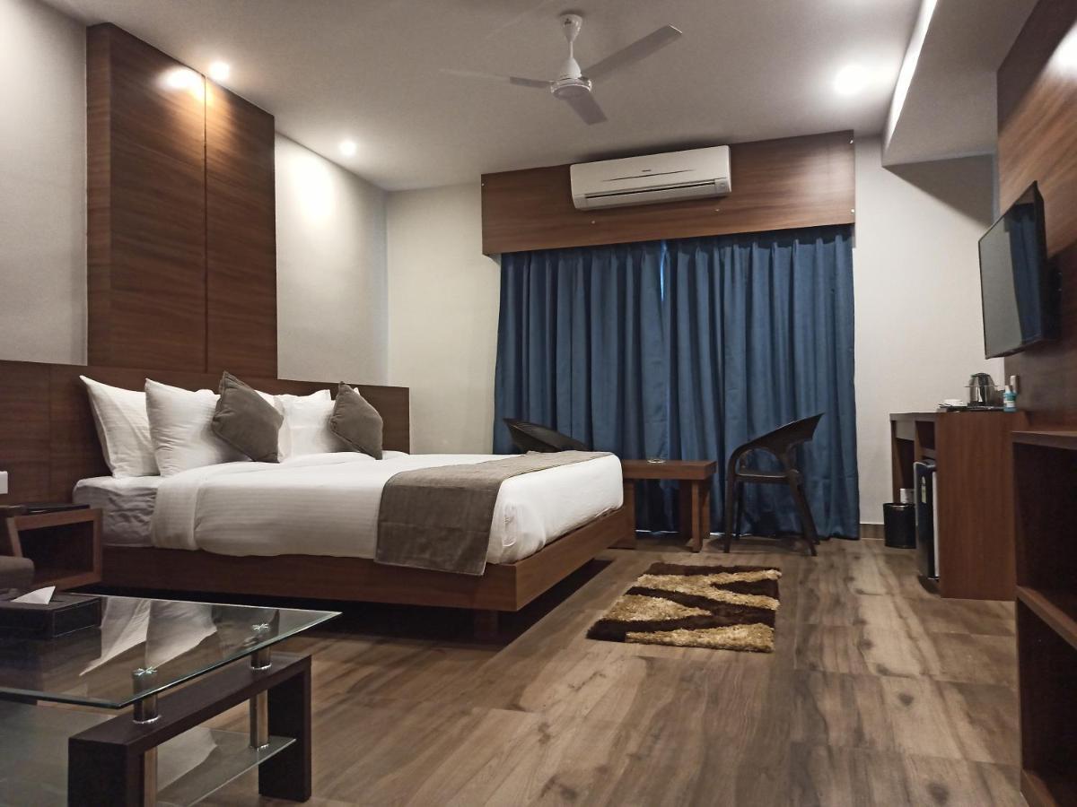 Hotel Tree Fern Dibrugarh Eksteriør billede