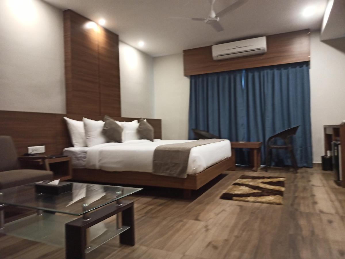 Hotel Tree Fern Dibrugarh Eksteriør billede