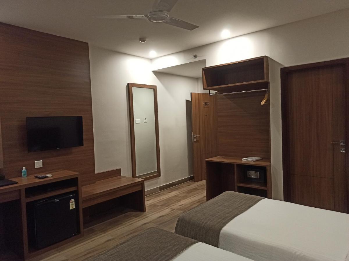 Hotel Tree Fern Dibrugarh Eksteriør billede
