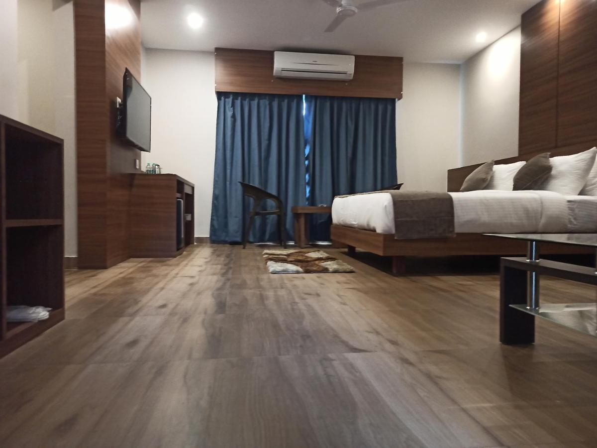 Hotel Tree Fern Dibrugarh Eksteriør billede