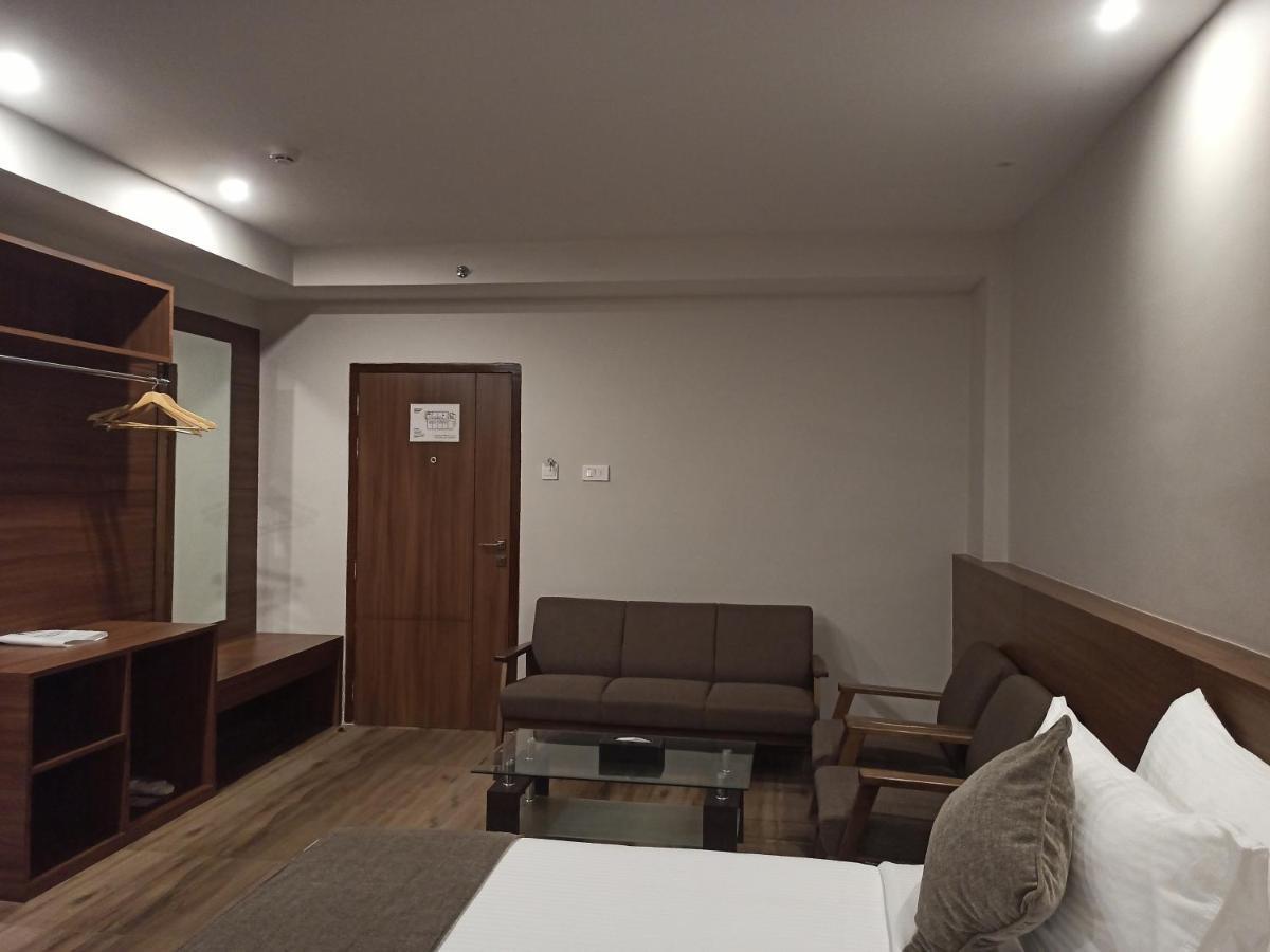 Hotel Tree Fern Dibrugarh Eksteriør billede