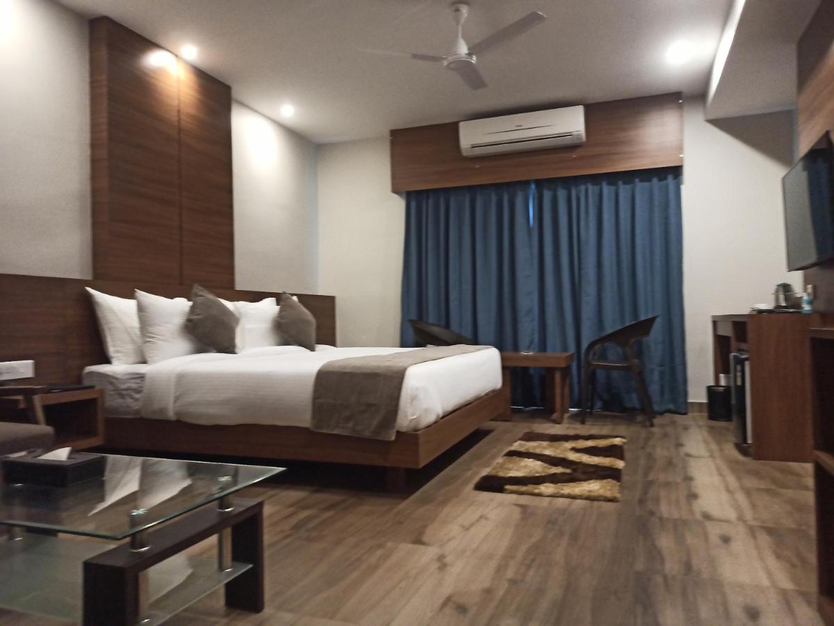 Hotel Tree Fern Dibrugarh Eksteriør billede
