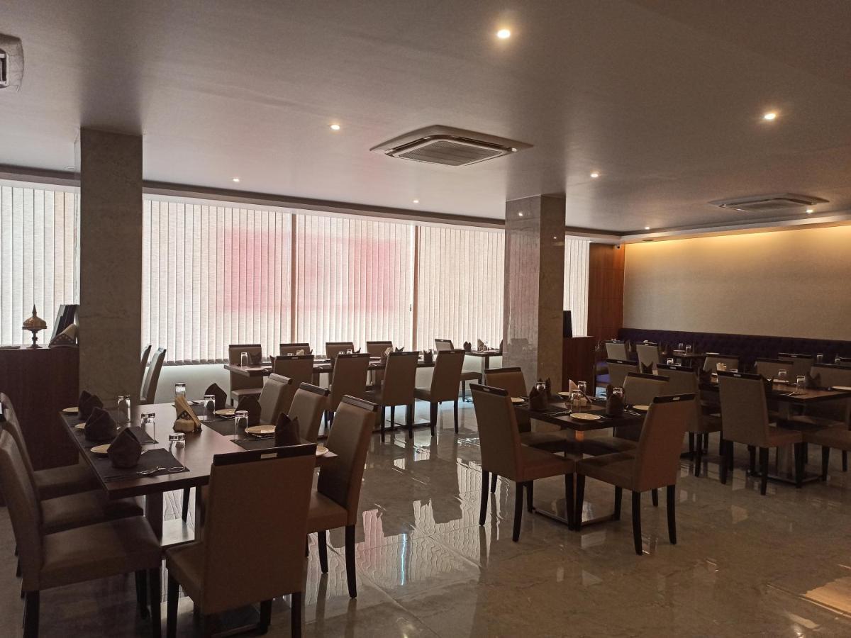 Hotel Tree Fern Dibrugarh Eksteriør billede