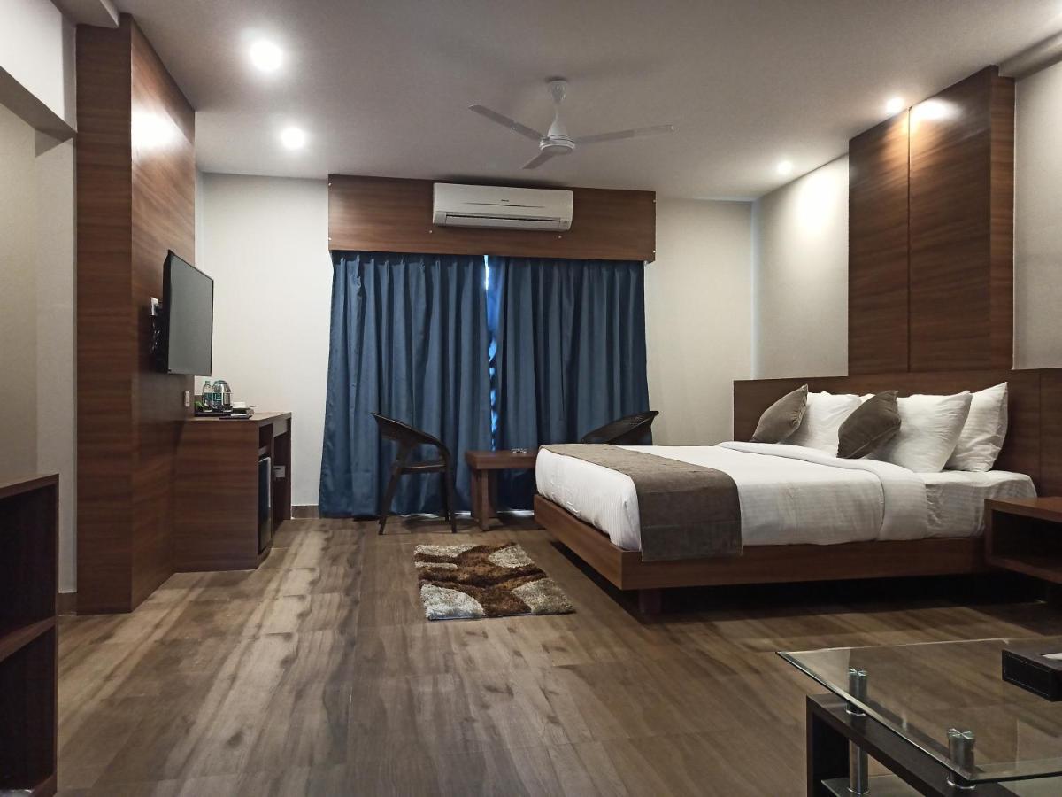 Hotel Tree Fern Dibrugarh Eksteriør billede