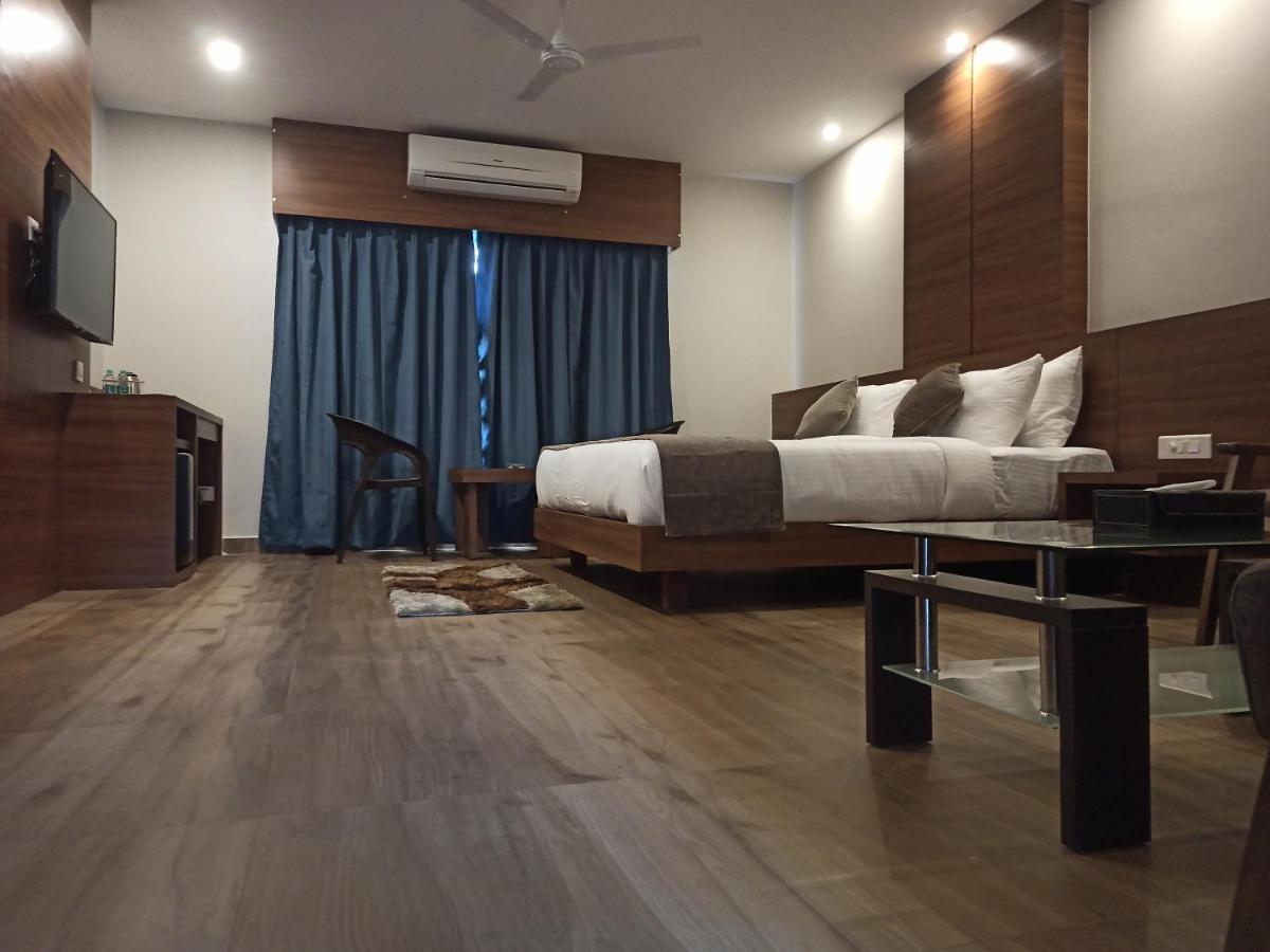 Hotel Tree Fern Dibrugarh Eksteriør billede