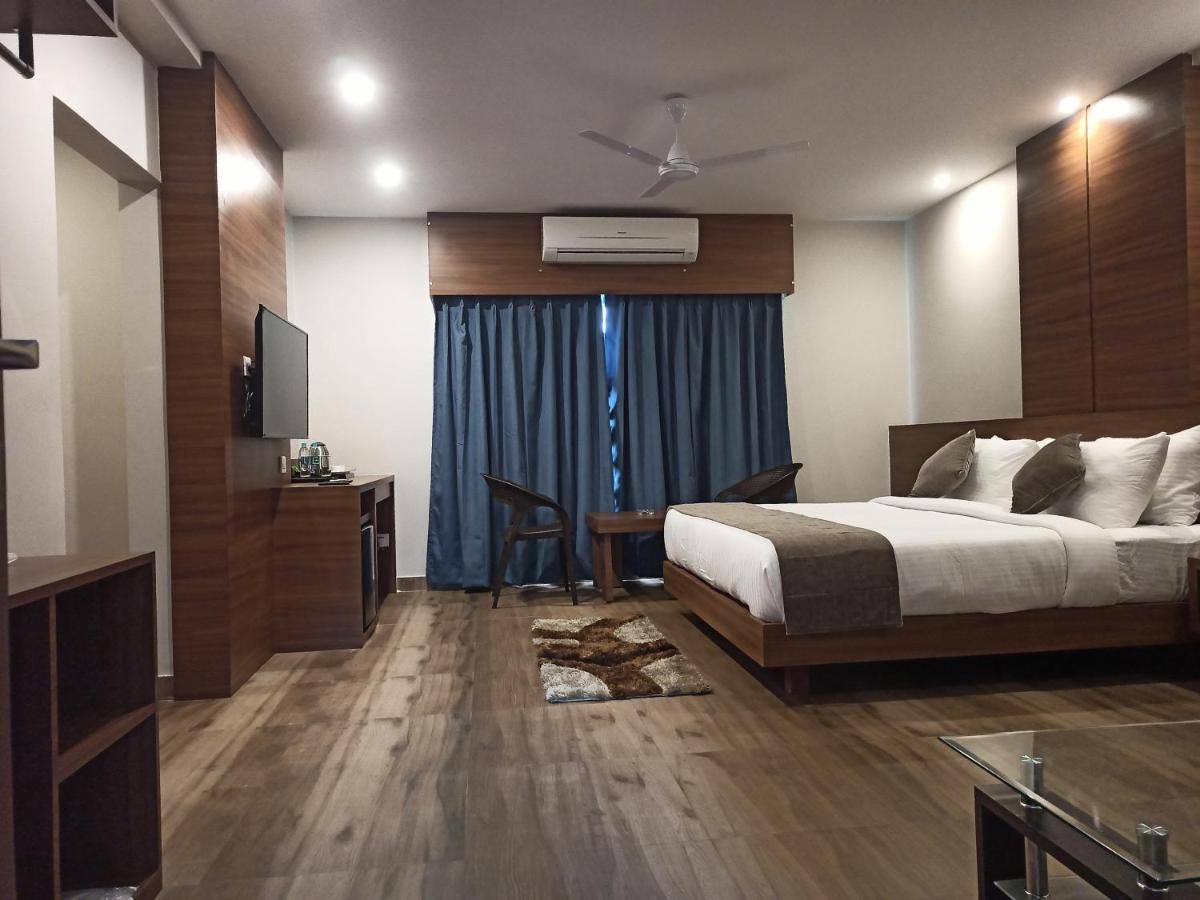 Hotel Tree Fern Dibrugarh Eksteriør billede