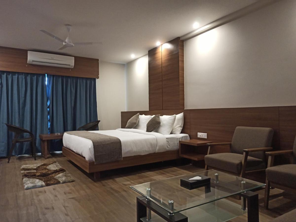 Hotel Tree Fern Dibrugarh Eksteriør billede
