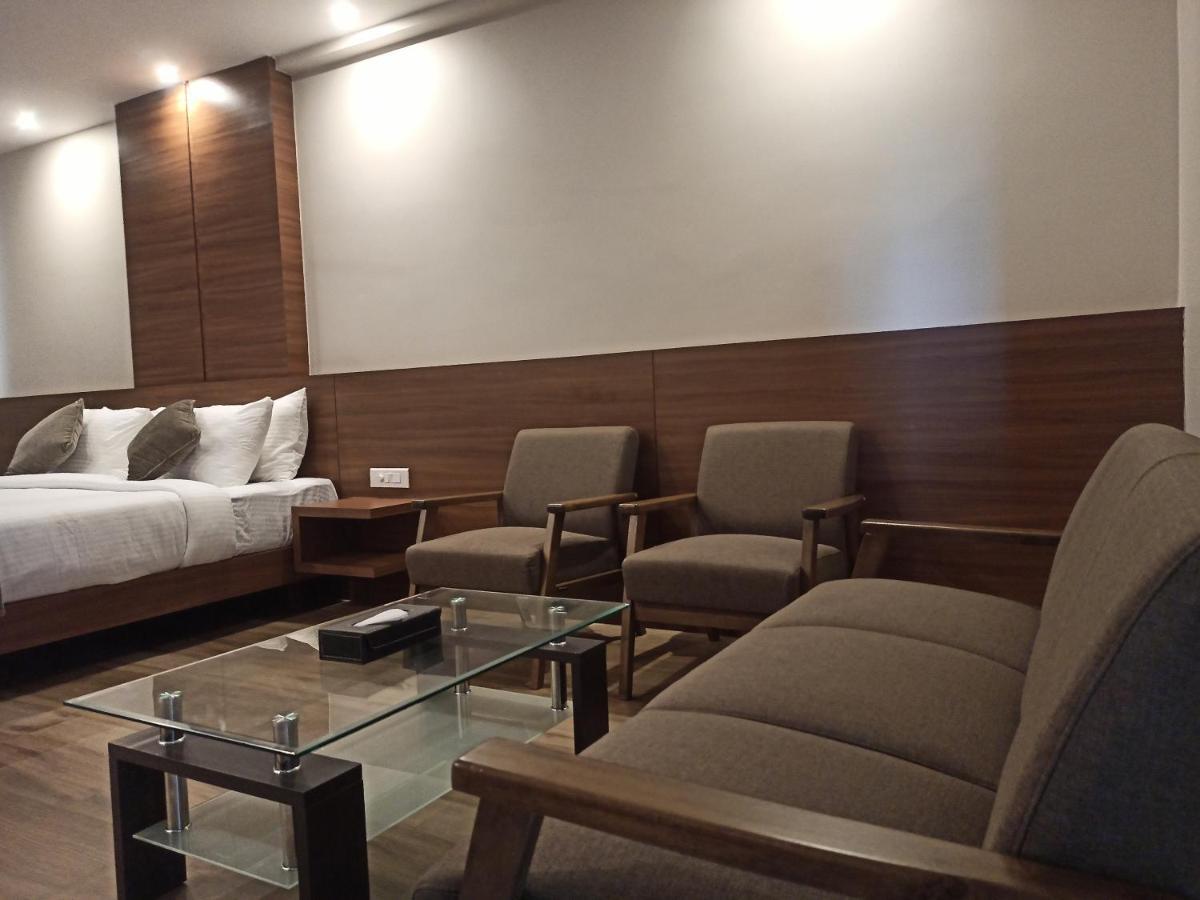 Hotel Tree Fern Dibrugarh Eksteriør billede
