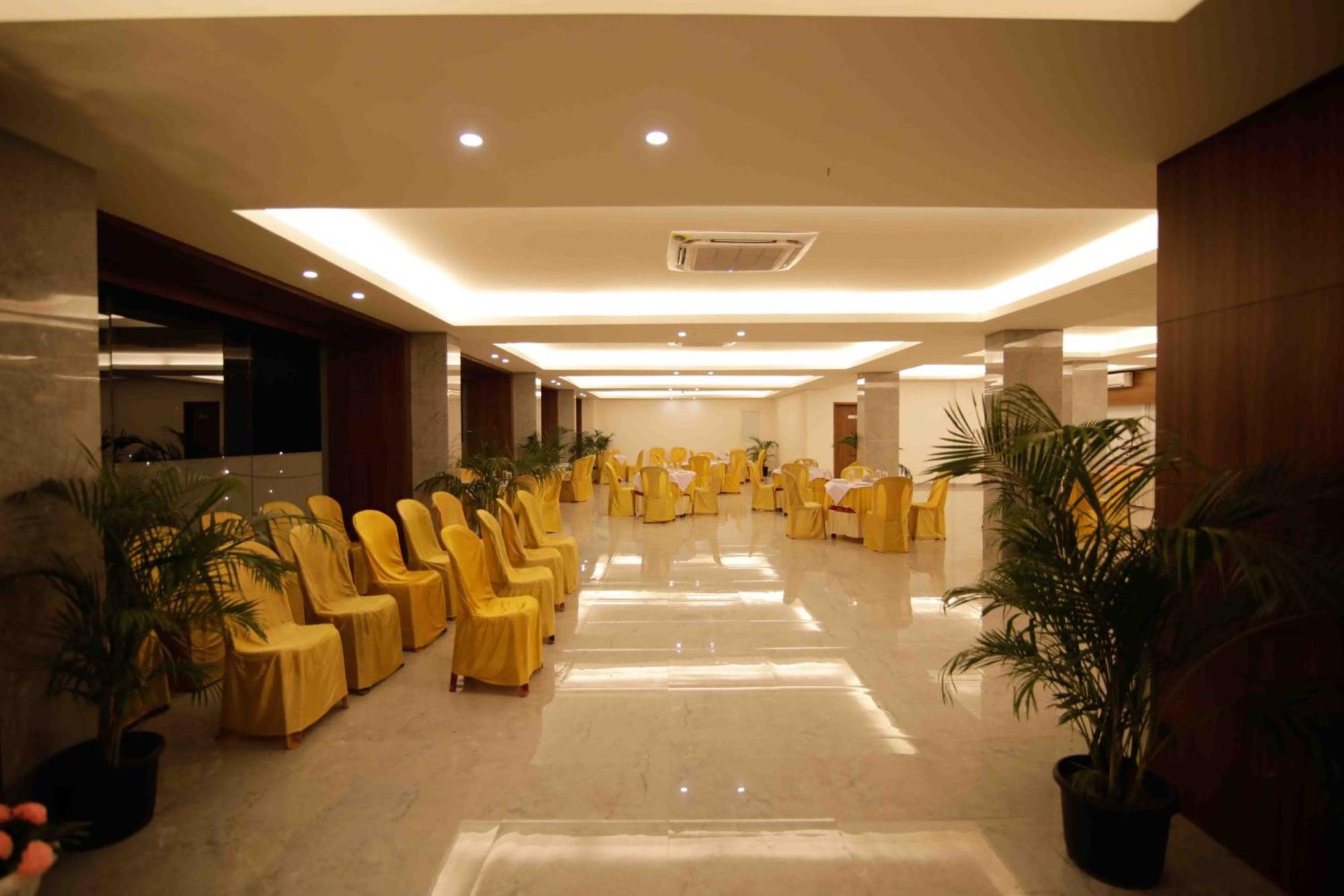 Hotel Tree Fern Dibrugarh Eksteriør billede