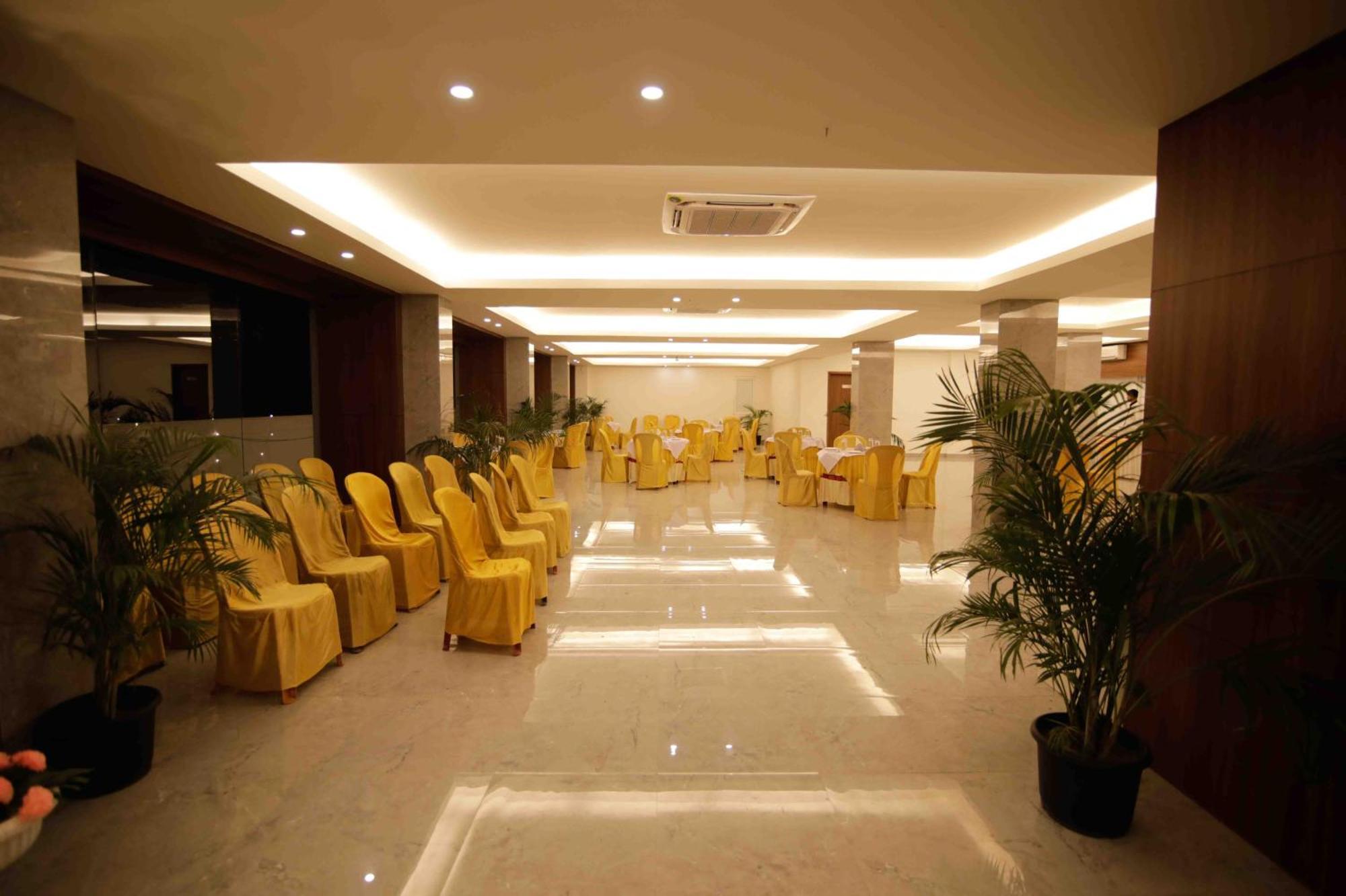 Hotel Tree Fern Dibrugarh Eksteriør billede