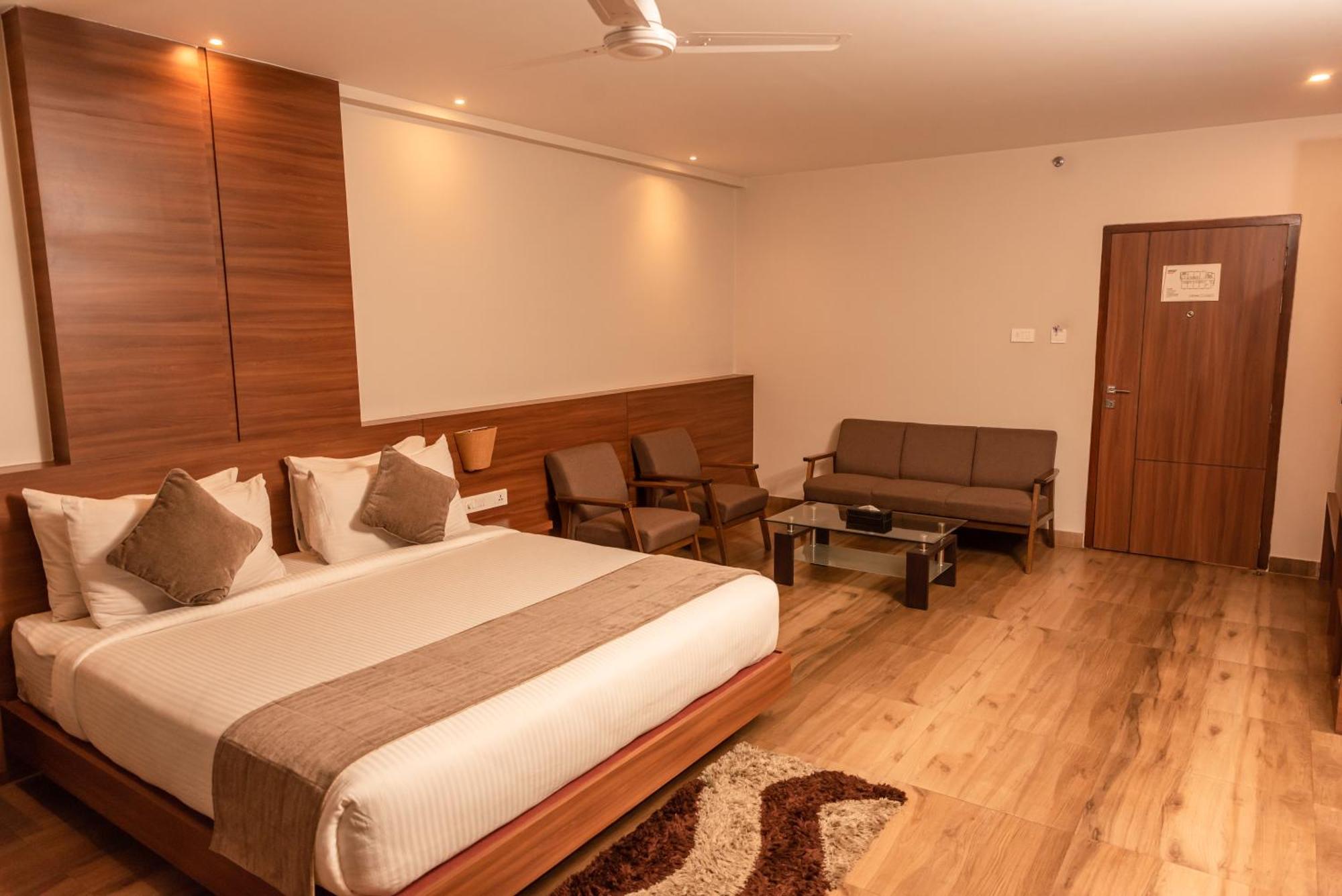 Hotel Tree Fern Dibrugarh Eksteriør billede